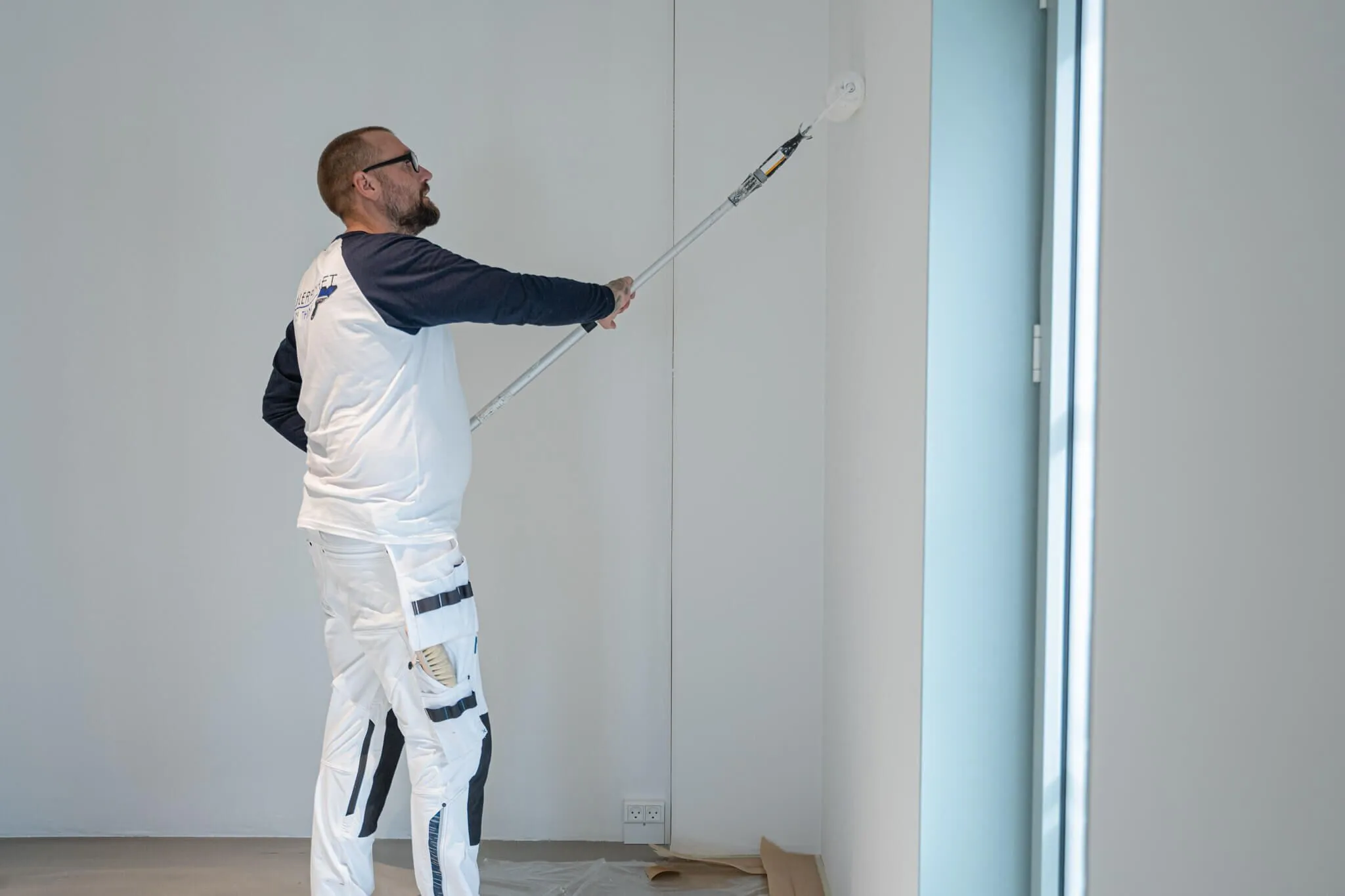 Malerfirma i Smørum i gang med en opgave – malerarbejde i høj kvalitet